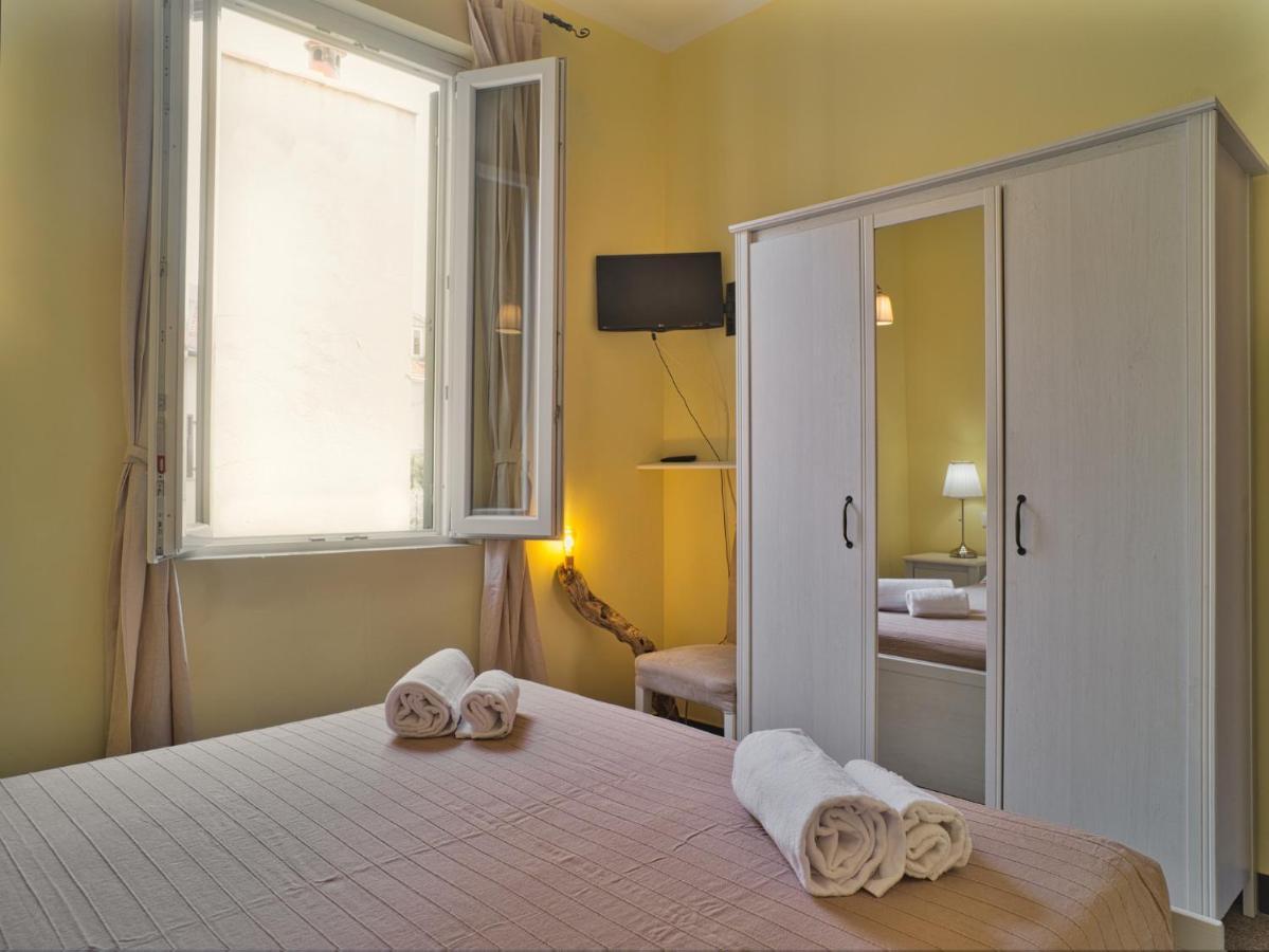 2 Passi Dal Mare Hotel Finale Ligure Exterior photo